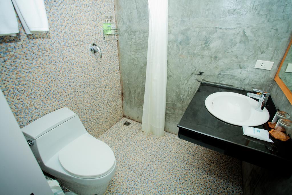 Chaphone Guesthouse Phuket Oda fotoğraf